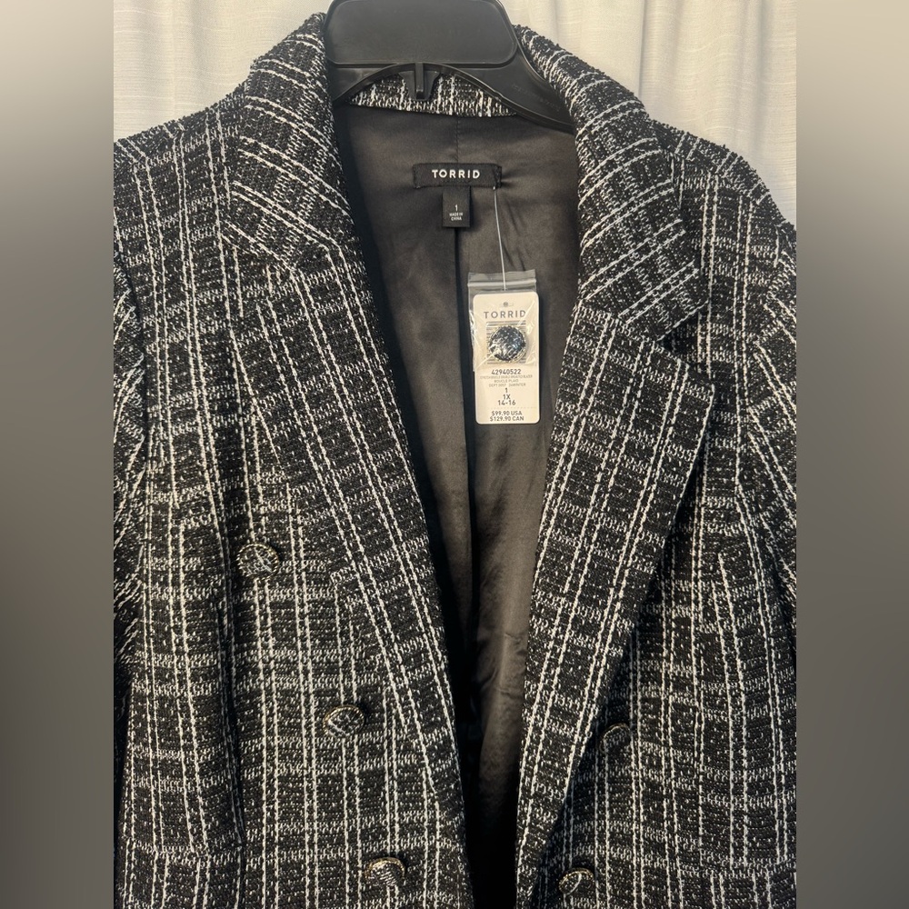 Torrid women’s Black and‎ White Plaid Blazer/zise 1 - NEW - Picture 7 of 14
